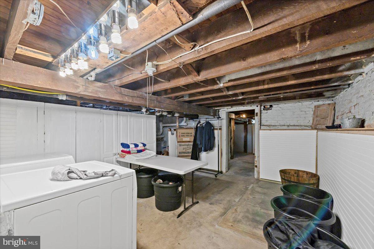 21 N 11th St