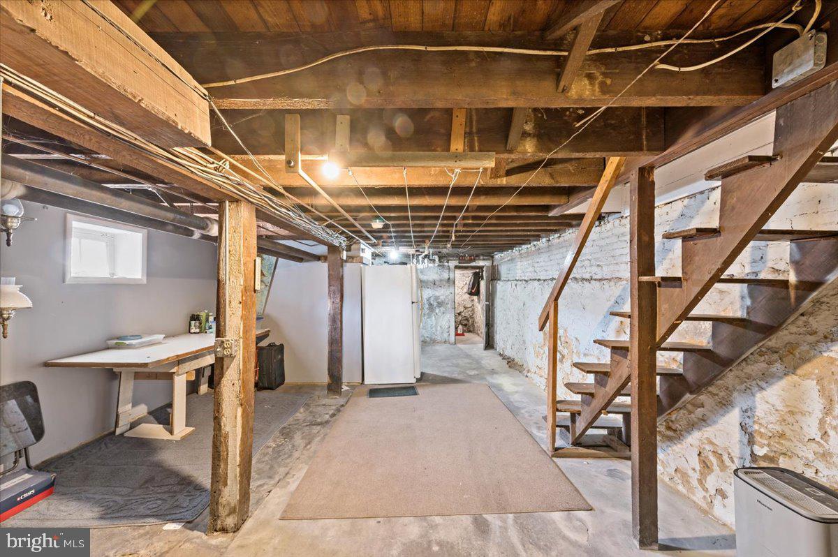 21 N 11th St