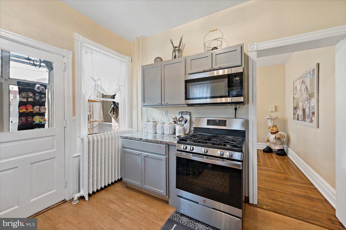 21 N 11th St