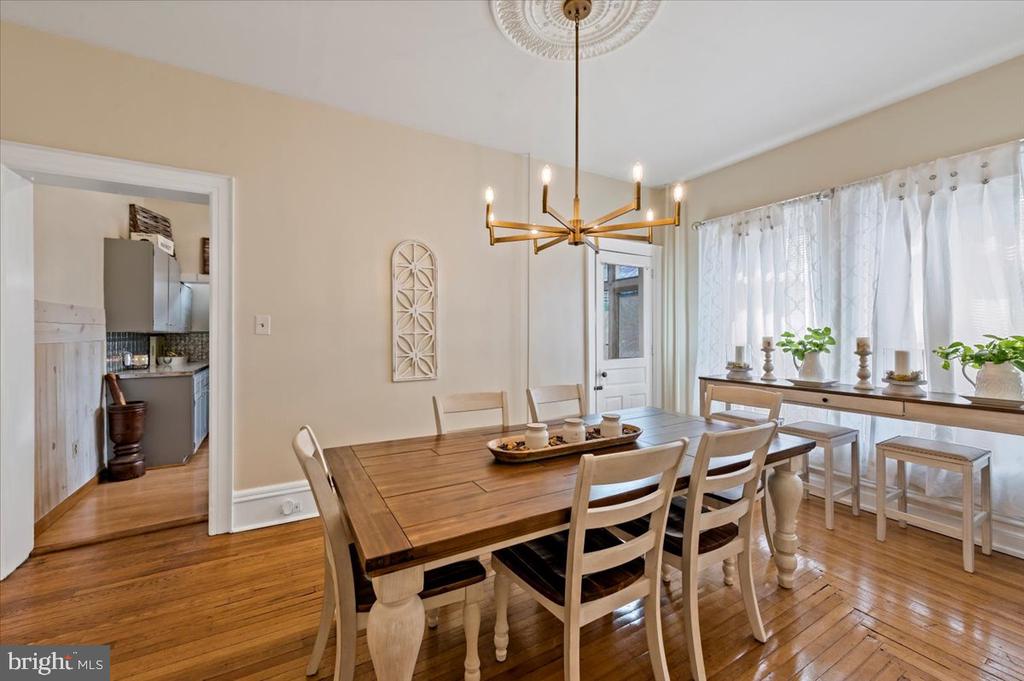 21 N 11th St