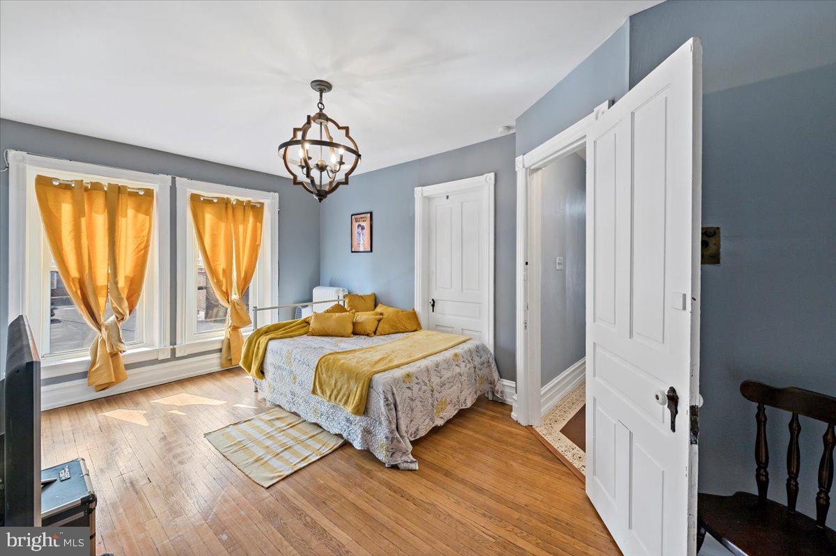 21 N 11th St