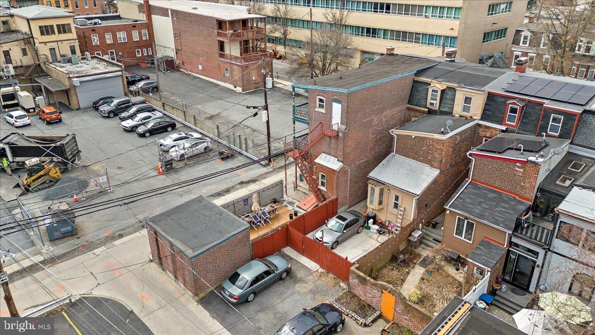 21 N 11th St