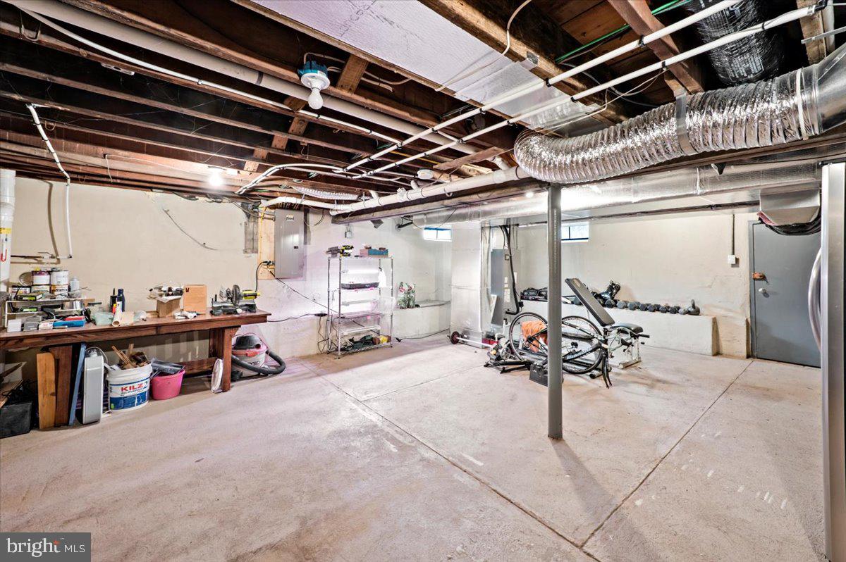 101 Eagle St