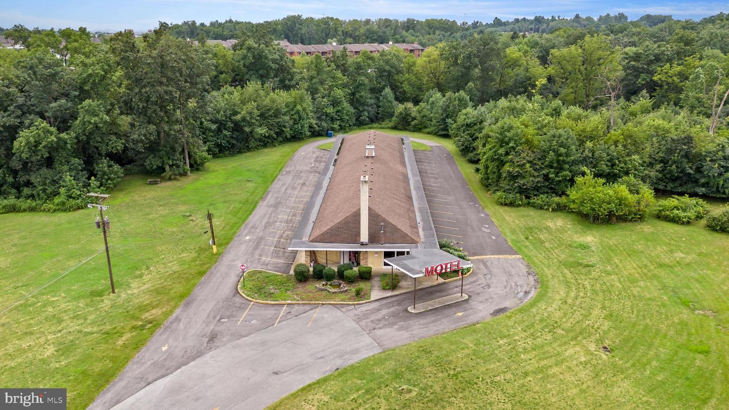 1058 Hausman Rd