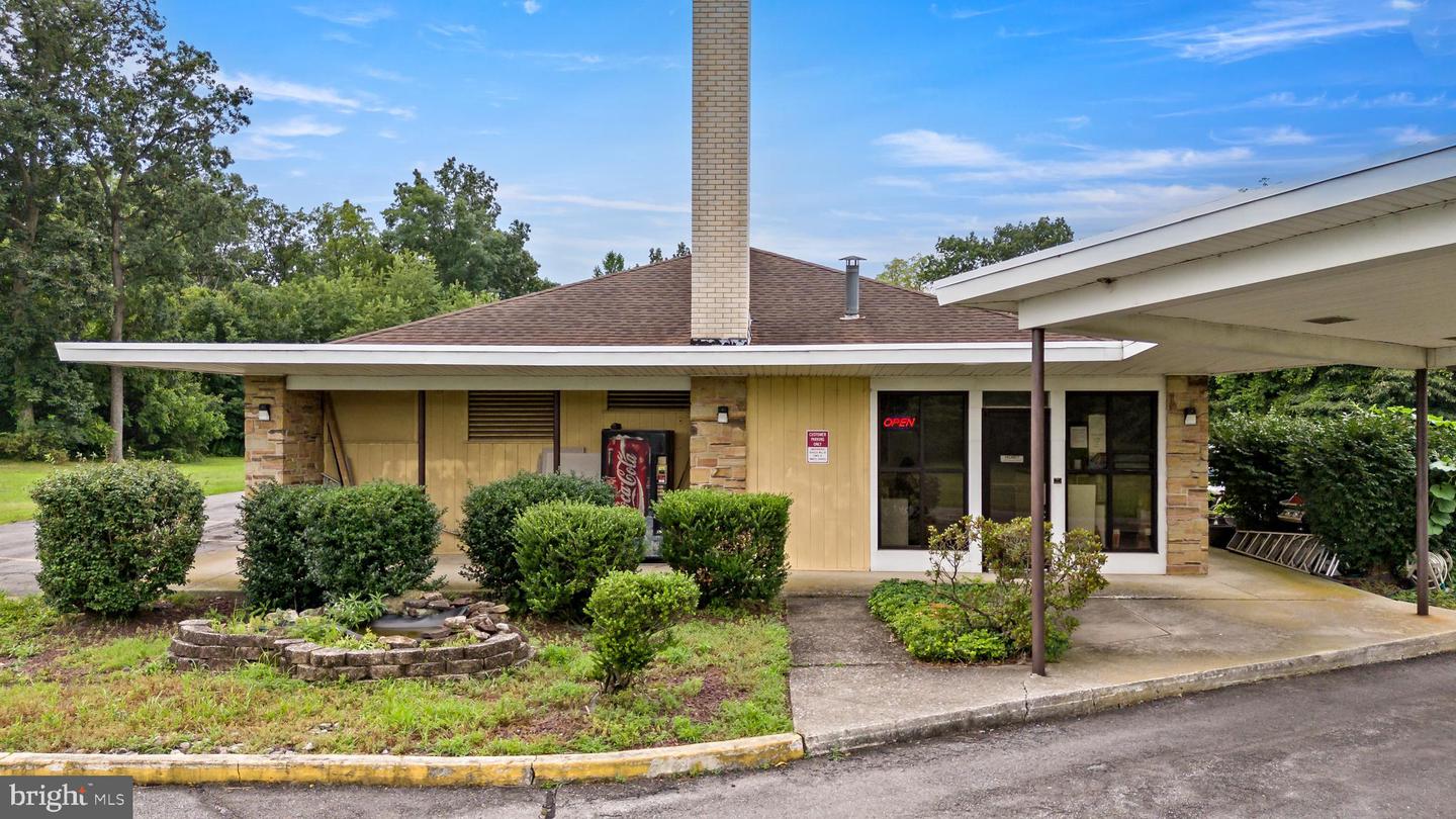 1058 Hausman Rd