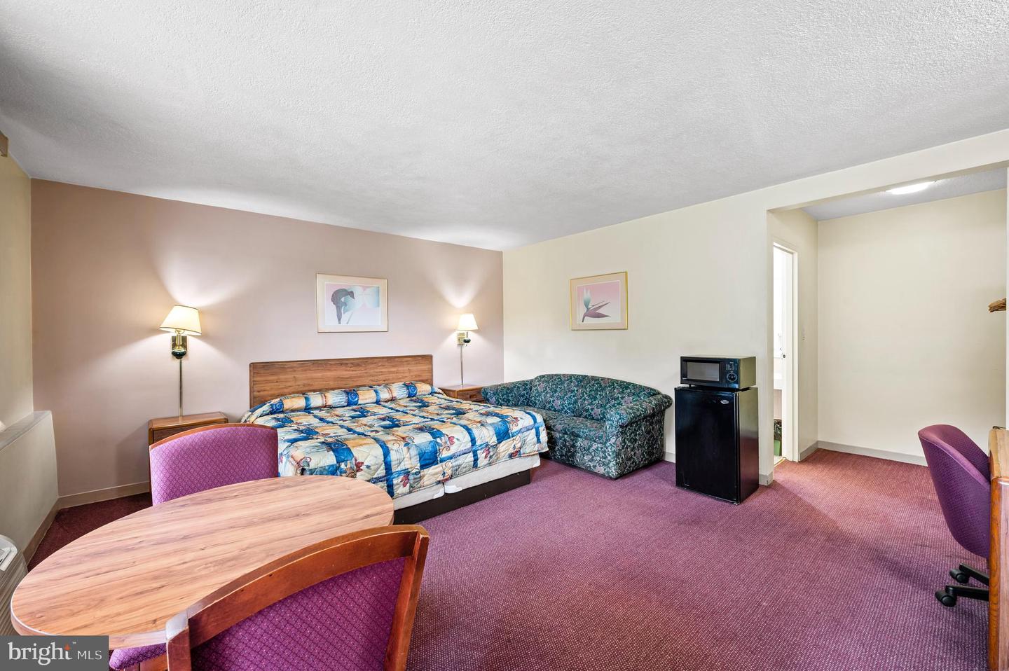 1058 Hausman Rd
