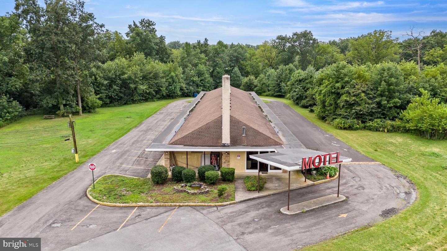 1058 Hausman Rd