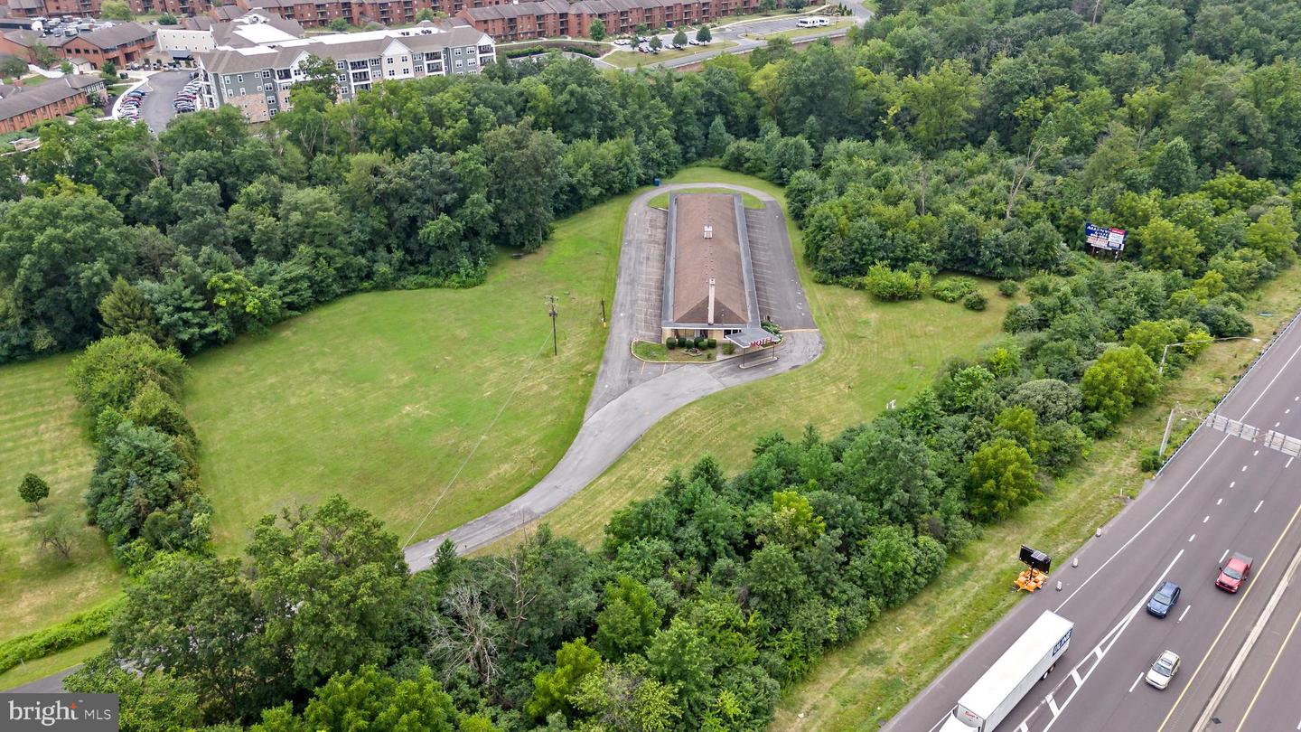 1058 Hausman Rd