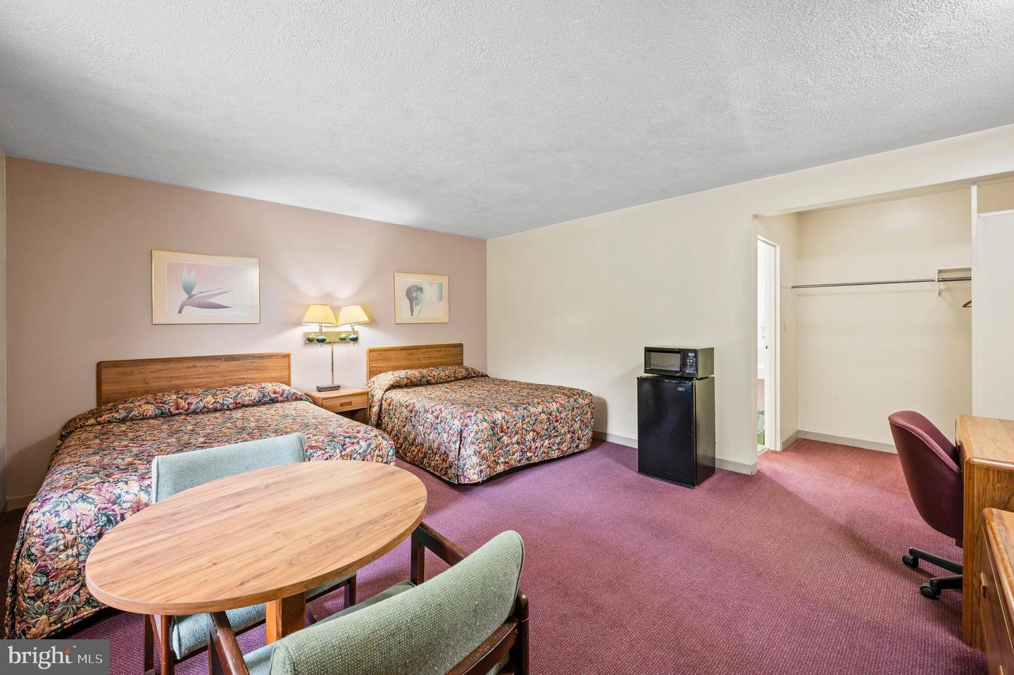 1058 Hausman Rd