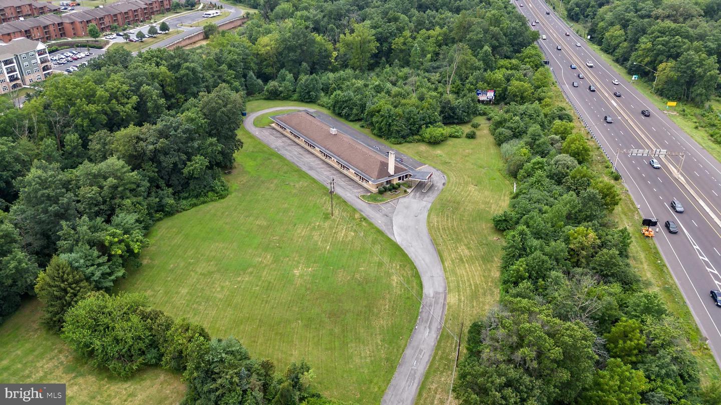 1058 Hausman Rd
