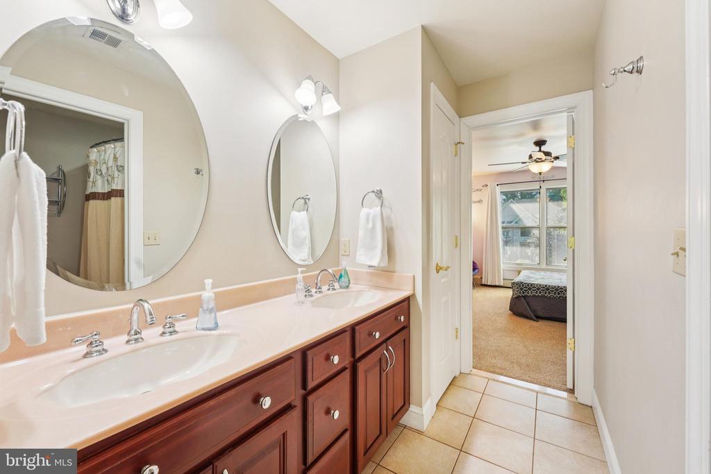 6139 PALOMINO DRIVE