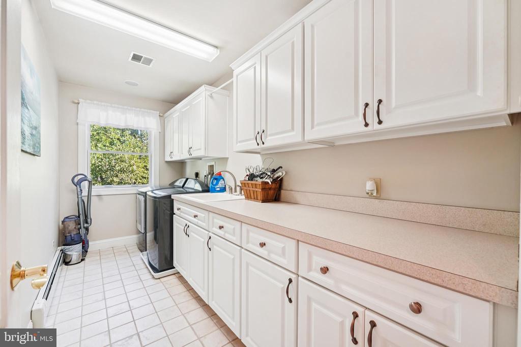 6139 PALOMINO DRIVE