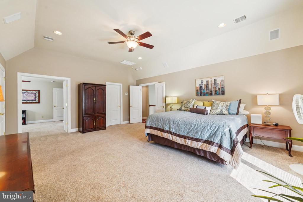 6139 PALOMINO DRIVE