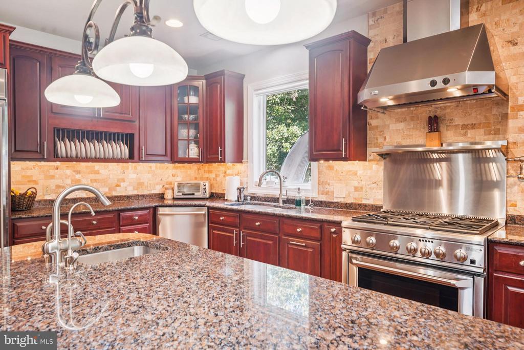 6139 PALOMINO DRIVE
