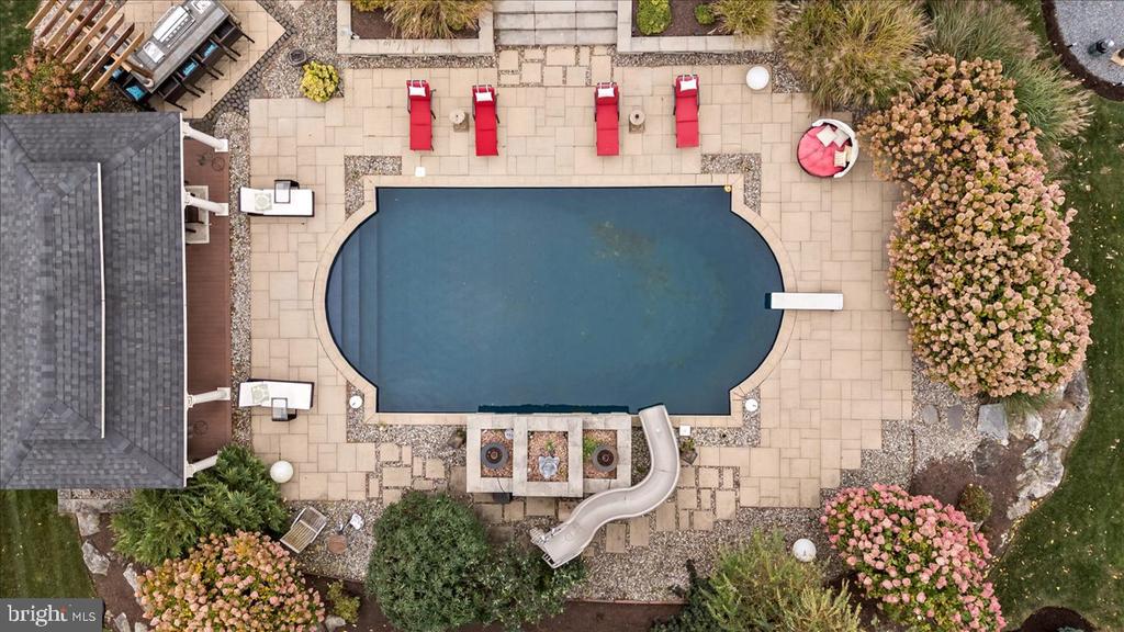 6942 LEHIGH COURT