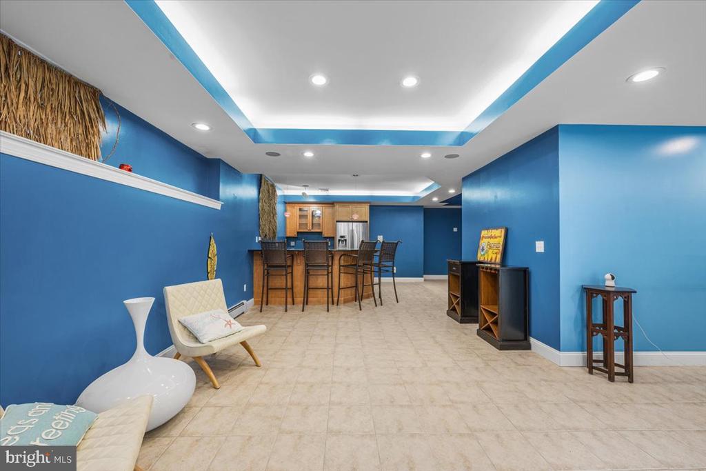 6942 LEHIGH COURT