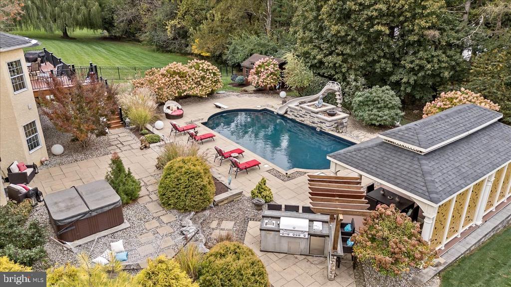 6942 LEHIGH COURT