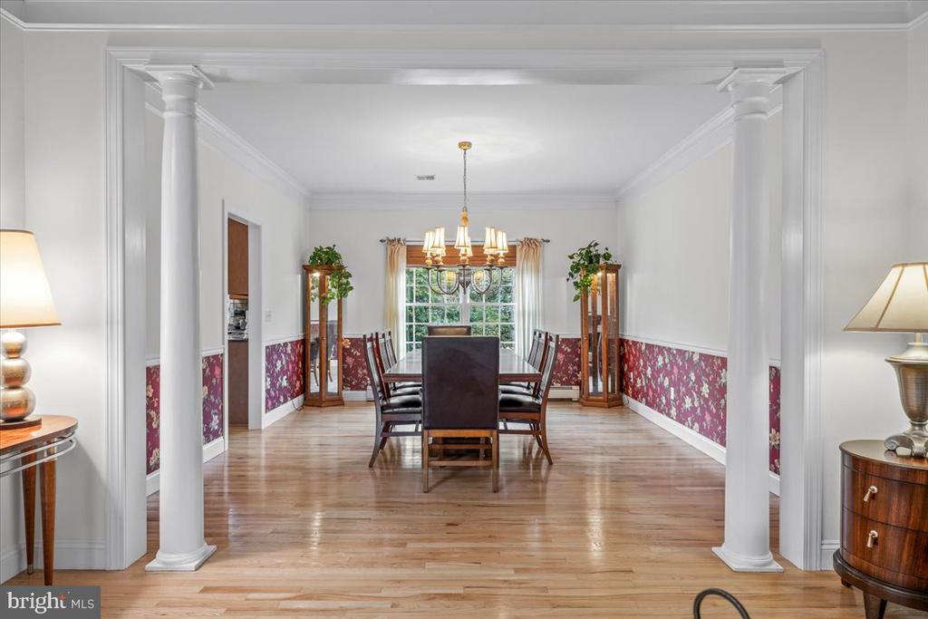 6942 LEHIGH COURT