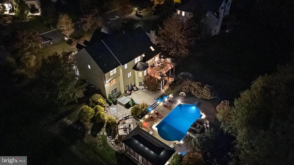 6942 LEHIGH COURT