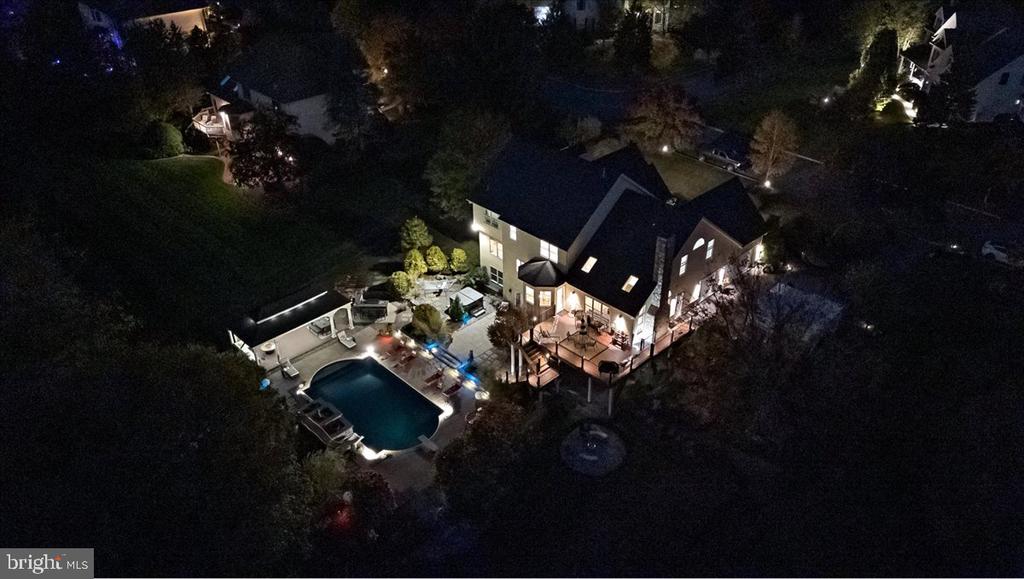 6942 LEHIGH COURT