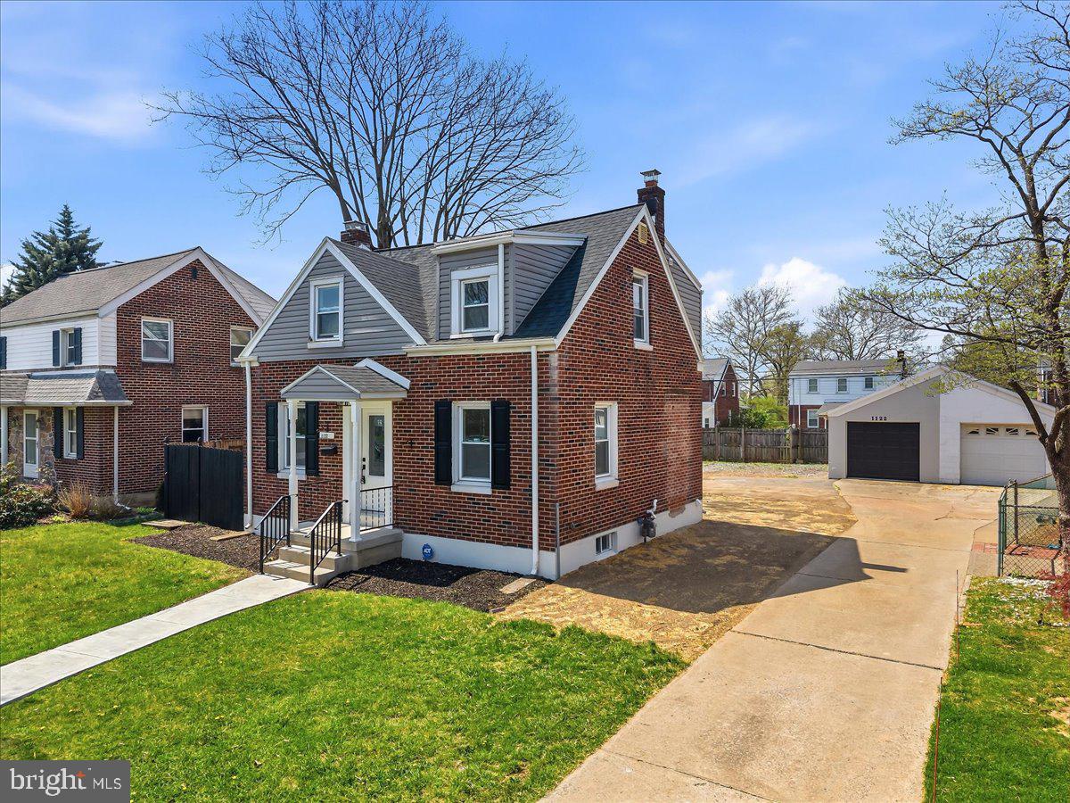 1122 N VAN BUREN STREET