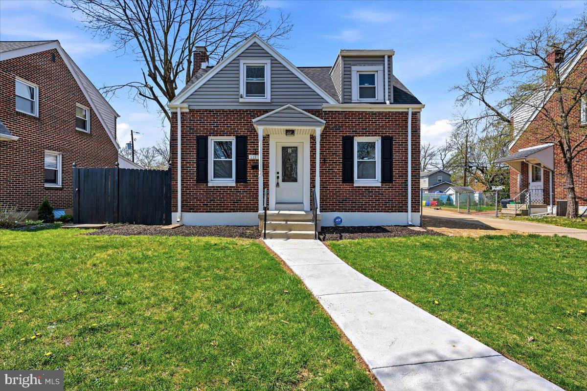 1122 N VAN BUREN STREET