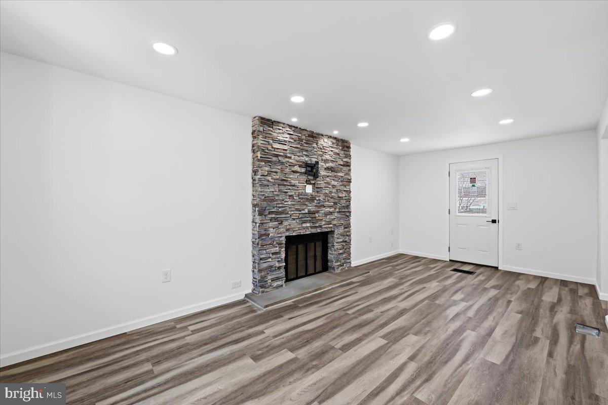 1122 N VAN BUREN STREET