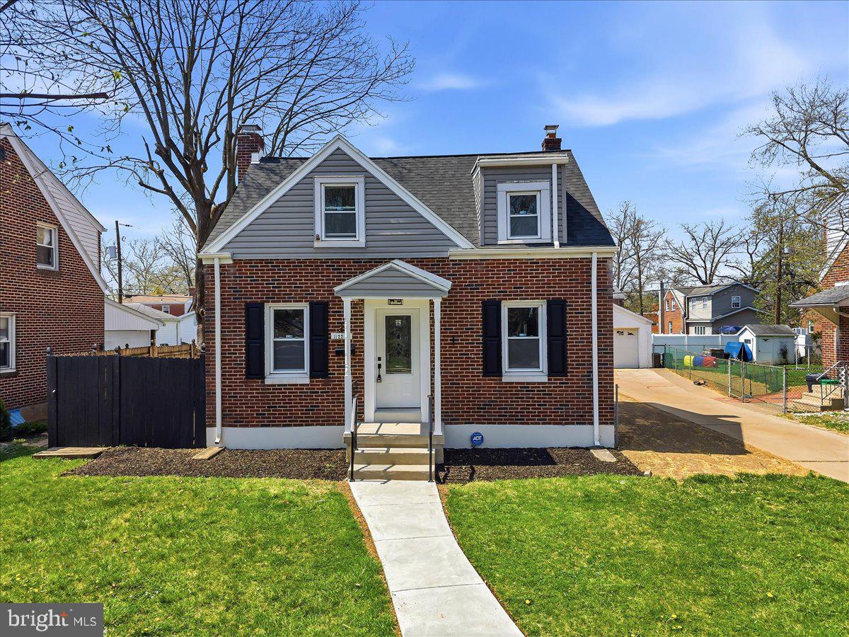 1122 N VAN BUREN STREET
