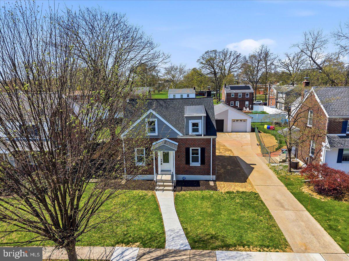1122 N VAN BUREN STREET
