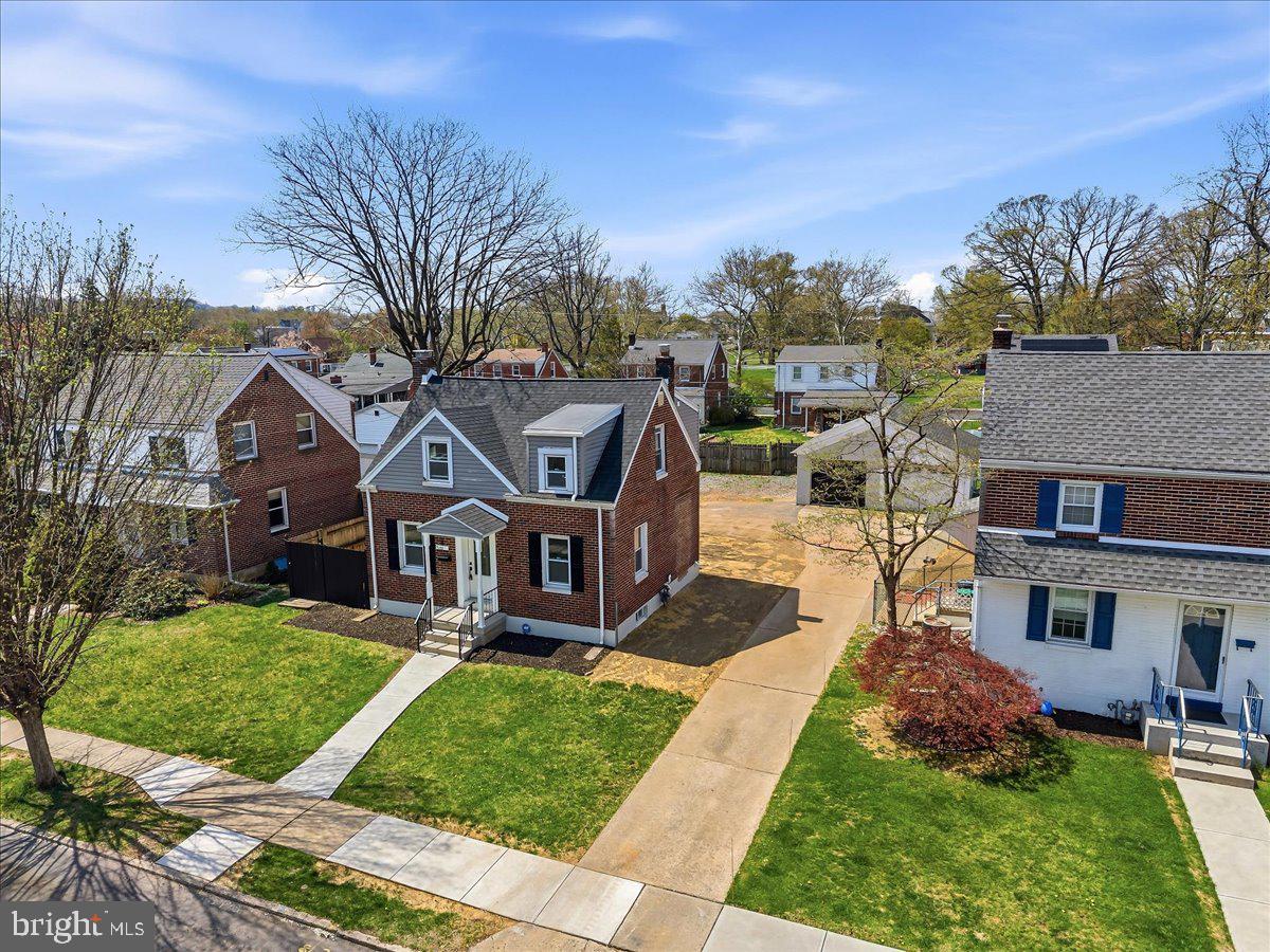 1122 N VAN BUREN STREET