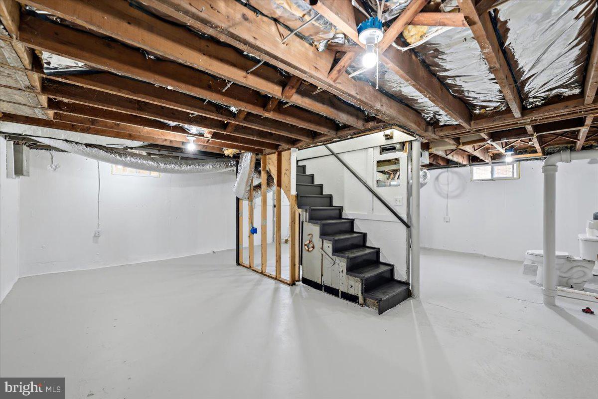 1122 N VAN BUREN STREET