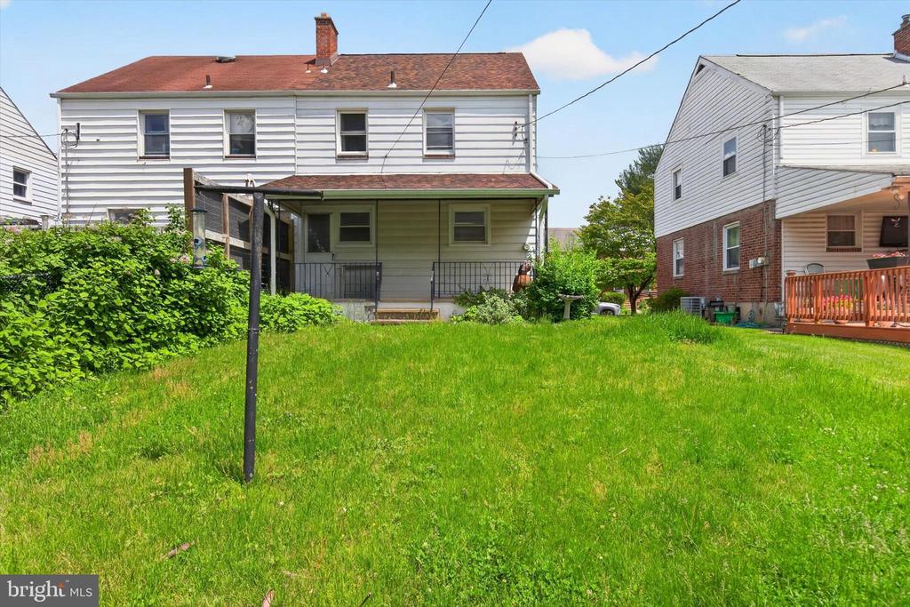 2216 S 9TH STREET