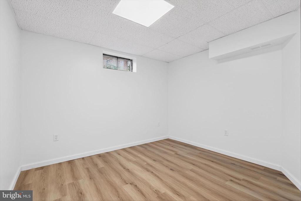 2216 S 9TH STREET