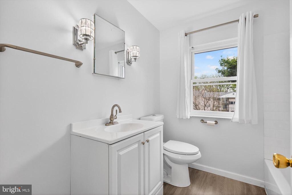 2216 S 9TH STREET