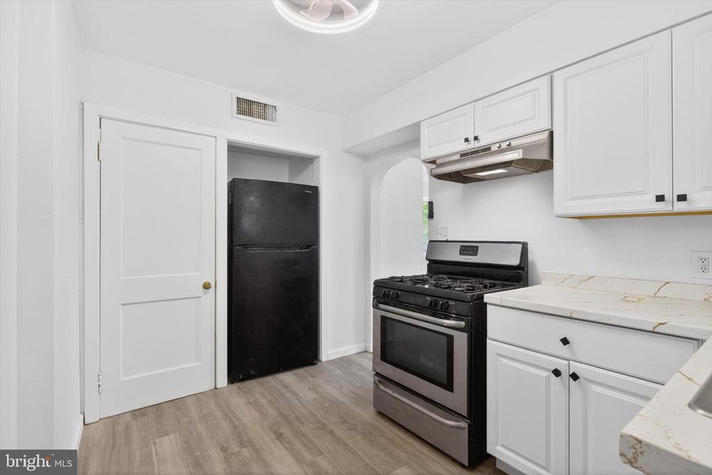2216 S 9TH STREET