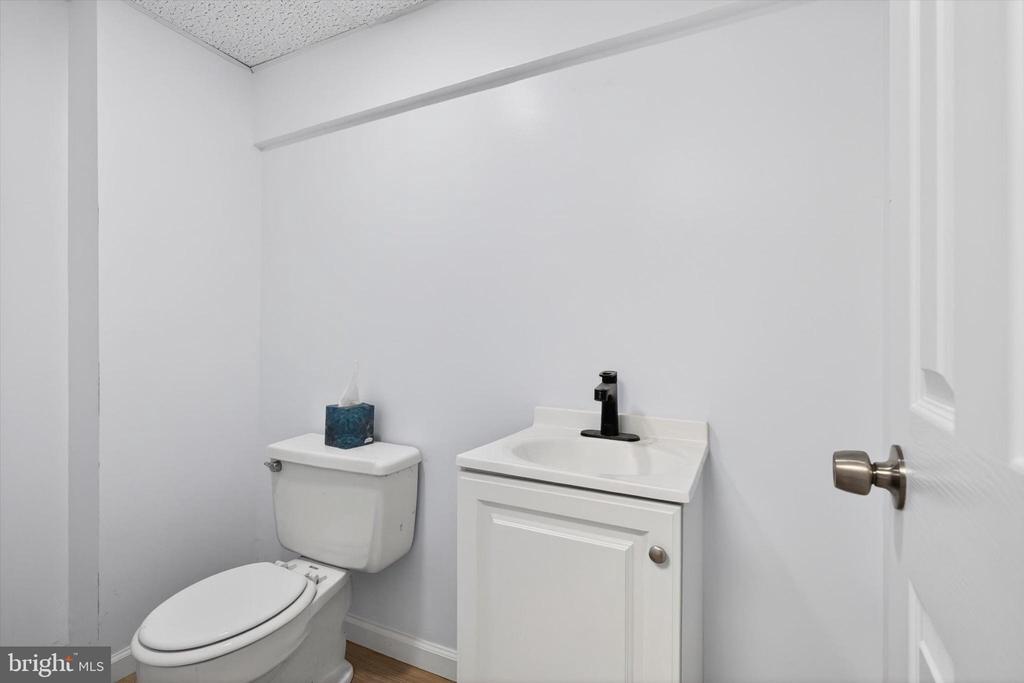 2216 S 9TH STREET