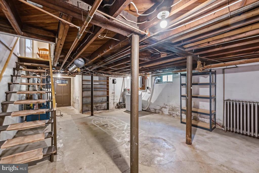 2030 LAWFER AVENUE