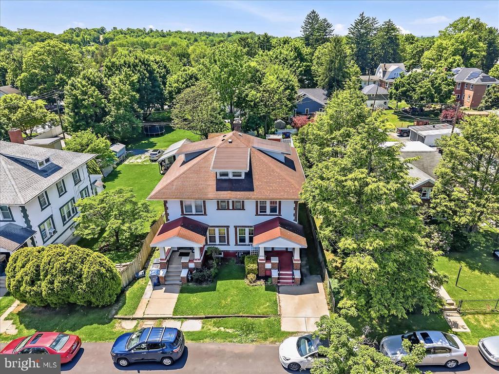2030 LAWFER AVENUE