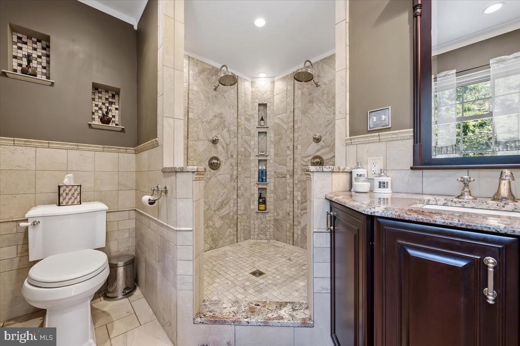 6470 FAWN LANE
