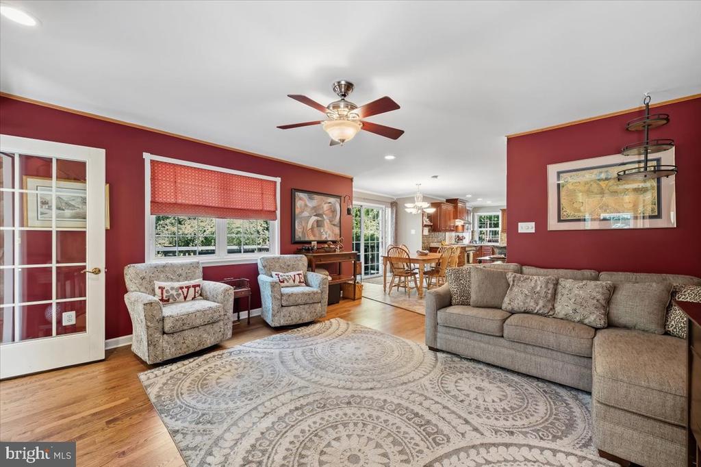6470 FAWN LANE