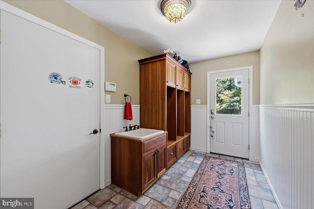 6470 FAWN LANE