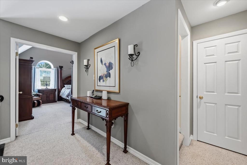 6470 FAWN LANE