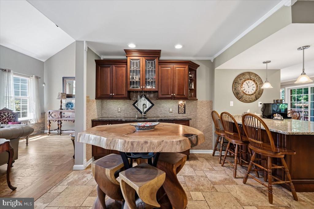 6470 FAWN LANE