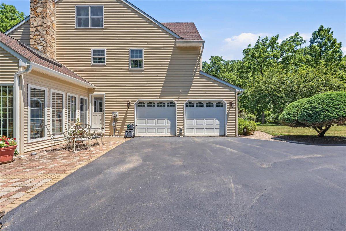 6470 FAWN LANE