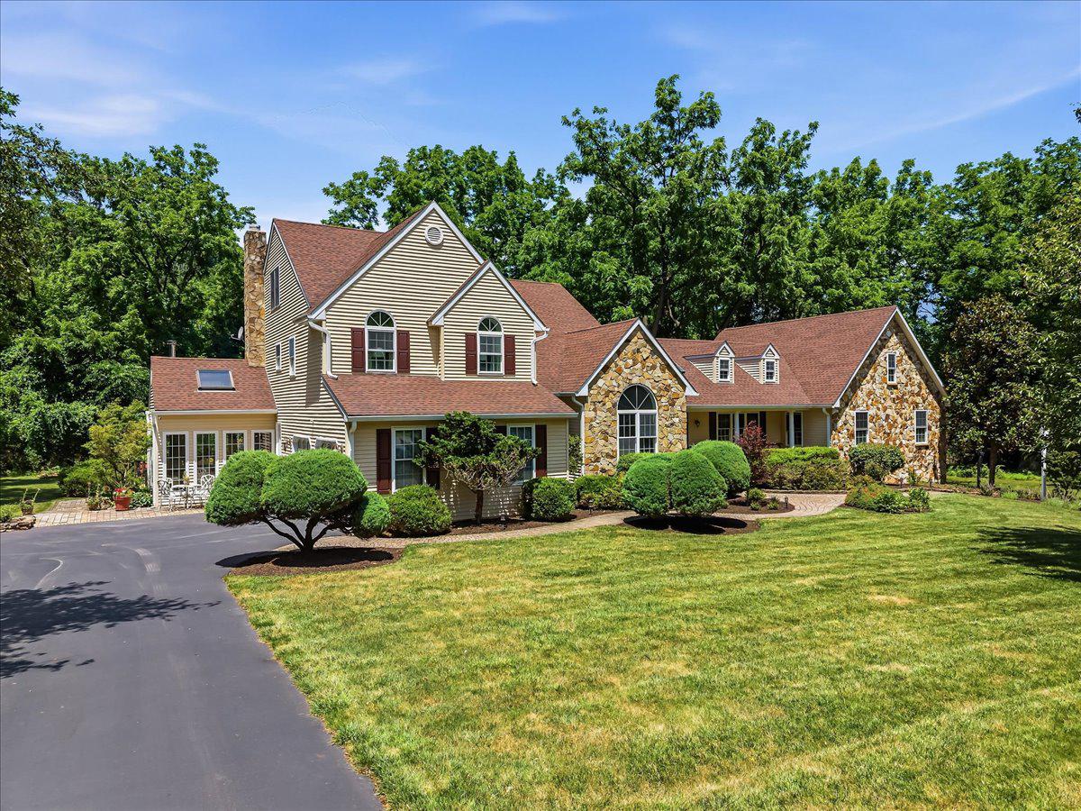 6470 FAWN LANE