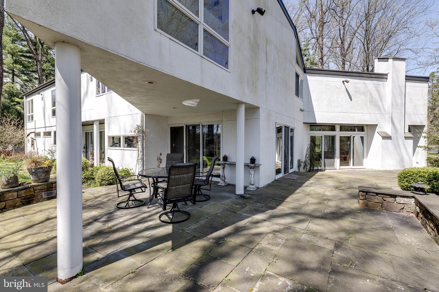 1595 LAFAYETTE ROAD