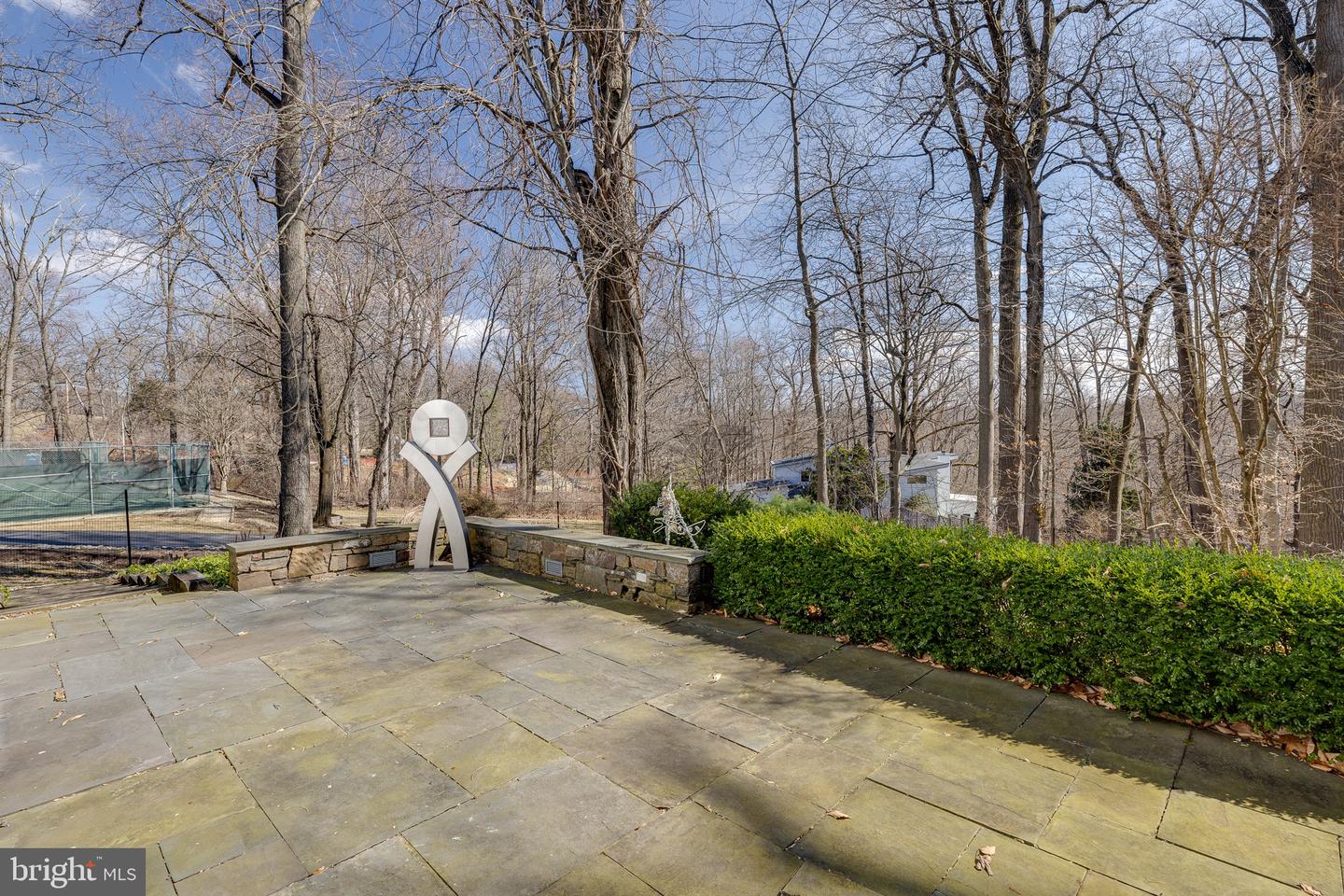 1595 LAFAYETTE ROAD