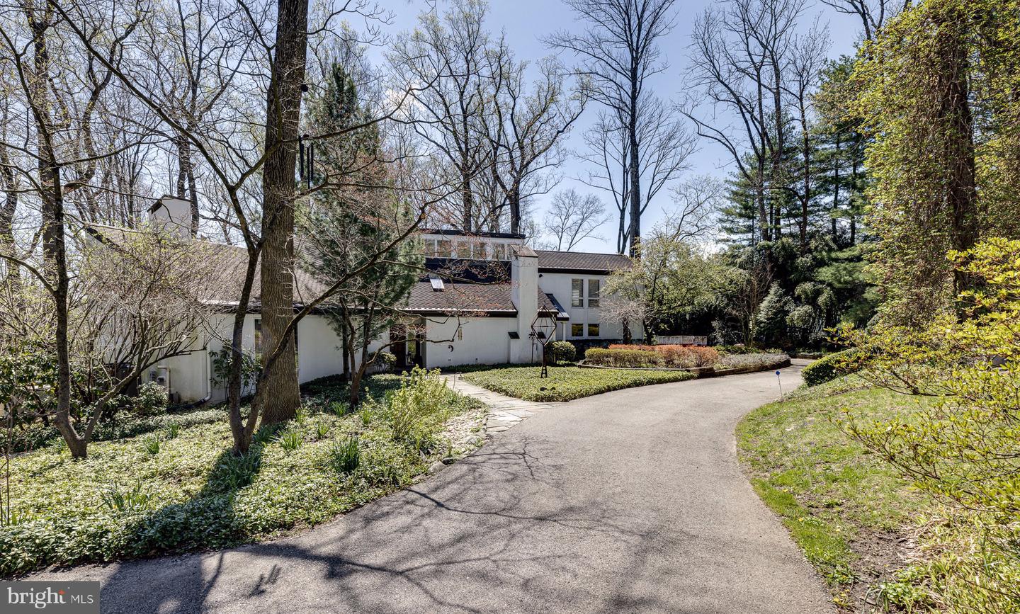 1595 LAFAYETTE ROAD