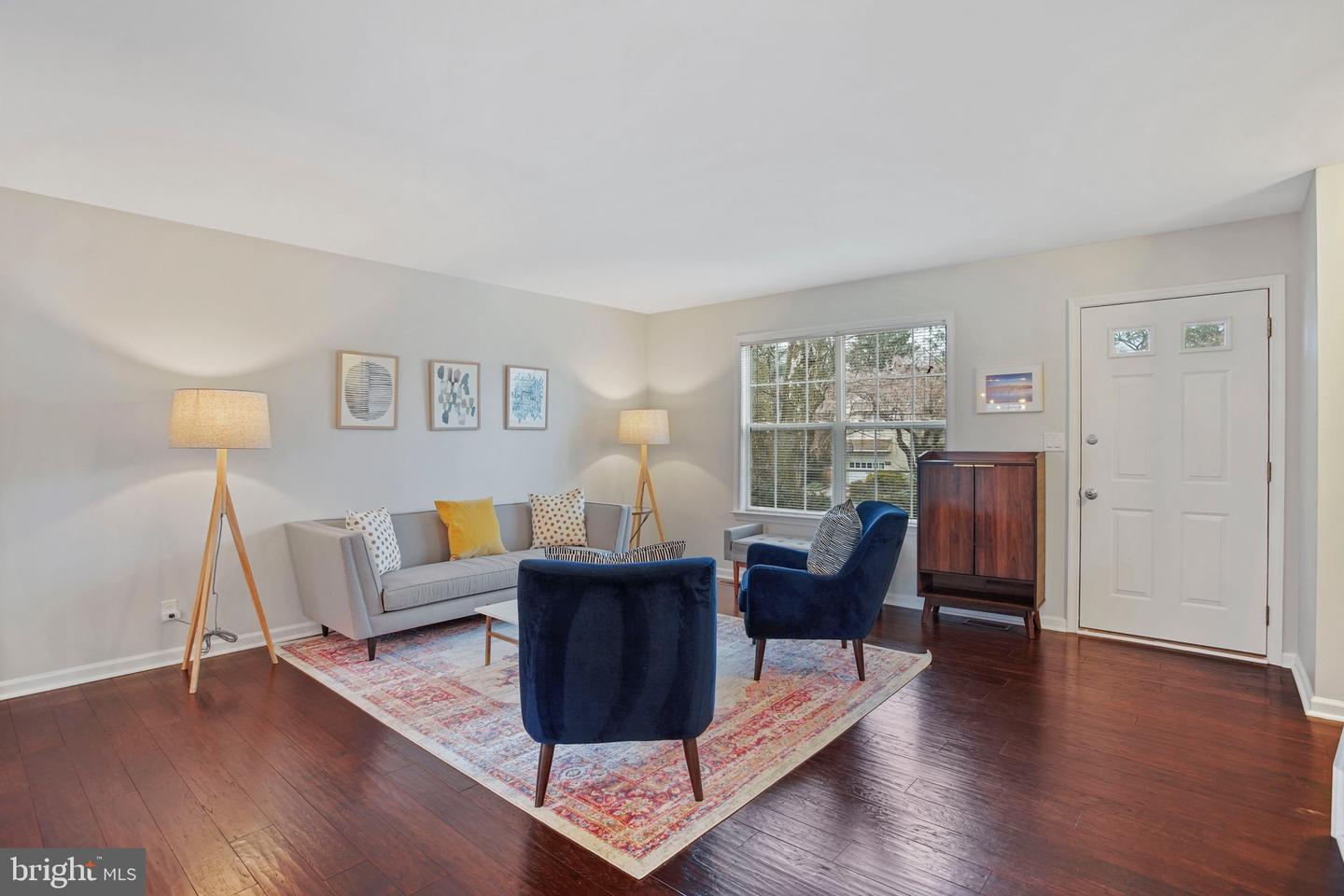 912 E Abington