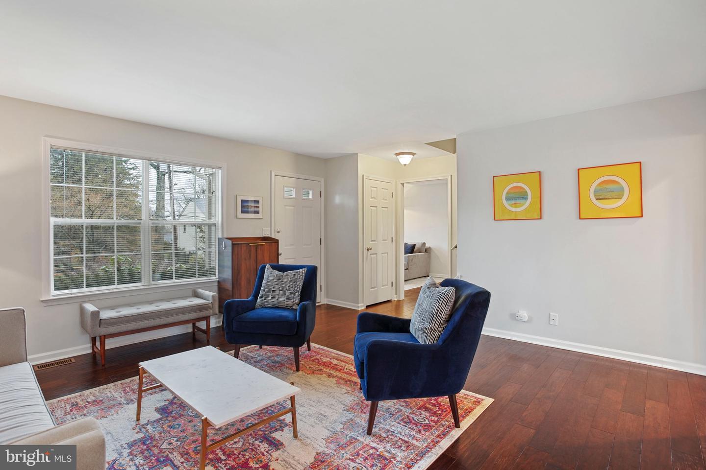 912 E Abington